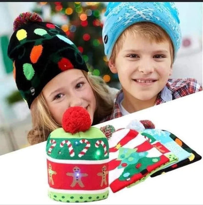 Gorro Navideño Tejido con Luces LED y Pompón para Novenas, Fotos y Reuniones en Familia